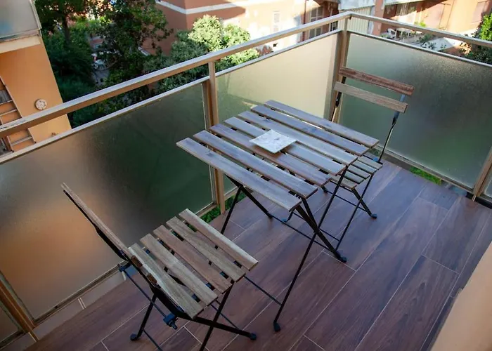 Modern And Stylish Flat Next To Metro Roma