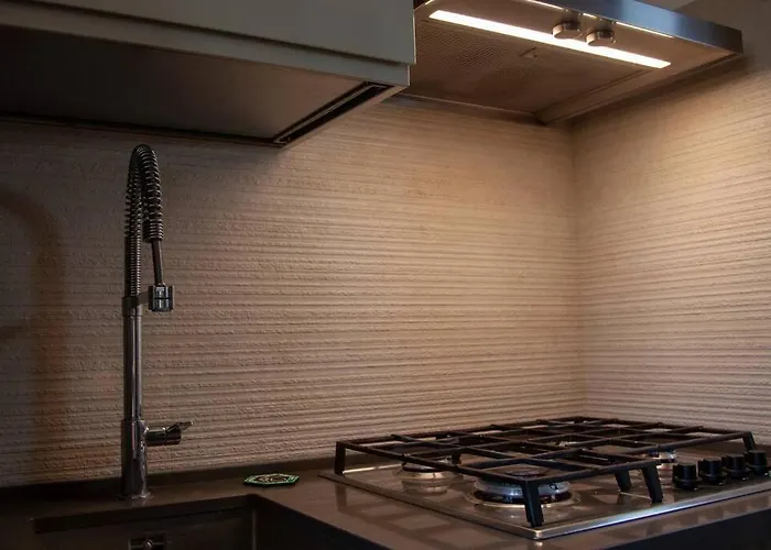Modern And Stylish Flat Next To Metro Roma