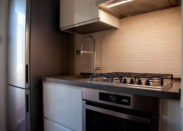 Modern And Stylish Flat Next To Metro Apartamento Roma